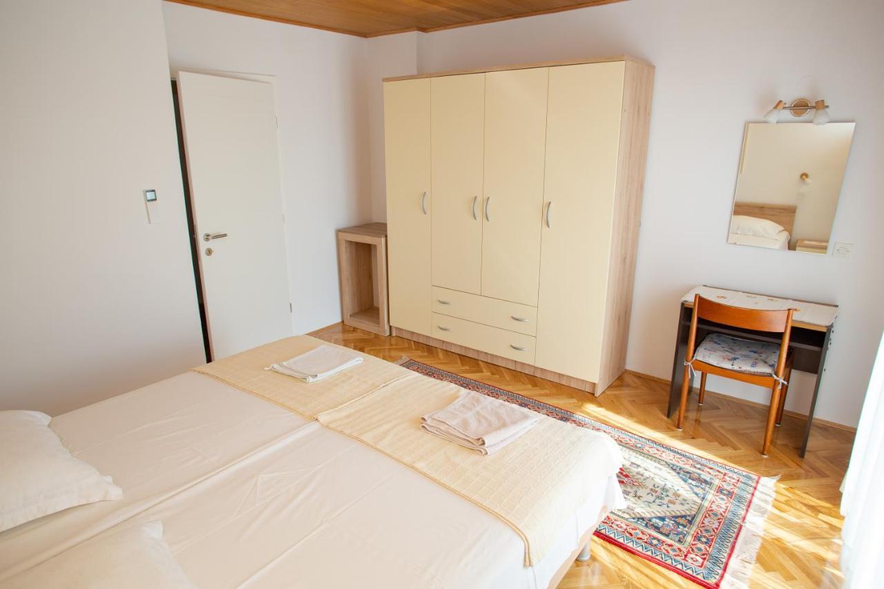 Apartments & Rooms Peranic Novalja Exterior photo